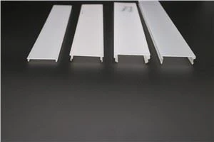 Difuzor de lumină LED pentru birou